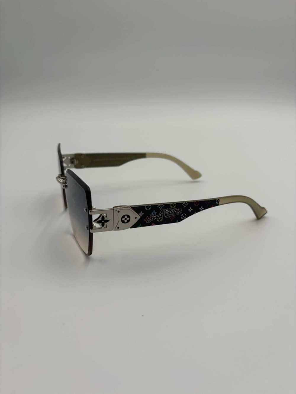 Louis Vuitton Sunglasses Shade LV Shade - Picture 3 of 5